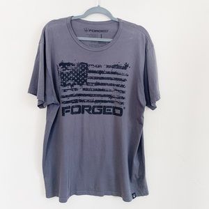 Forged Mens Short Sleeve Crew Neck Gray T-shirt with Flag Graphic (Size Large)